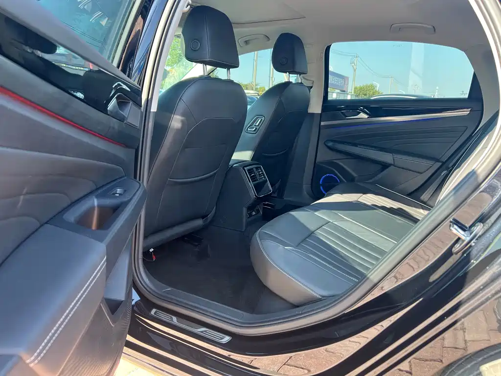 Volkswagen Passat — миниатюра 8