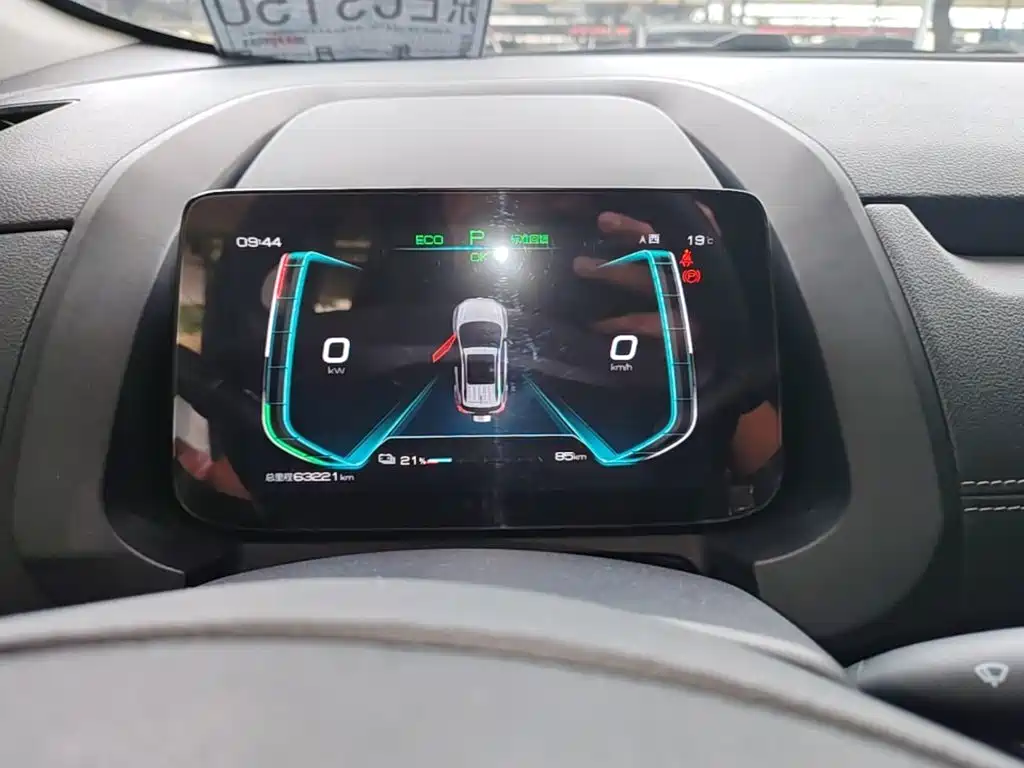 BYD Yuan EV — миниатюра 12