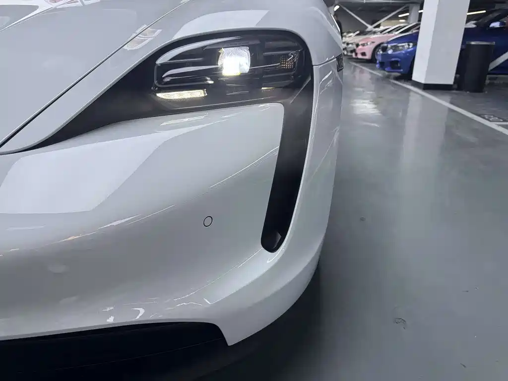 Porsche Taycan — миниатюра 11