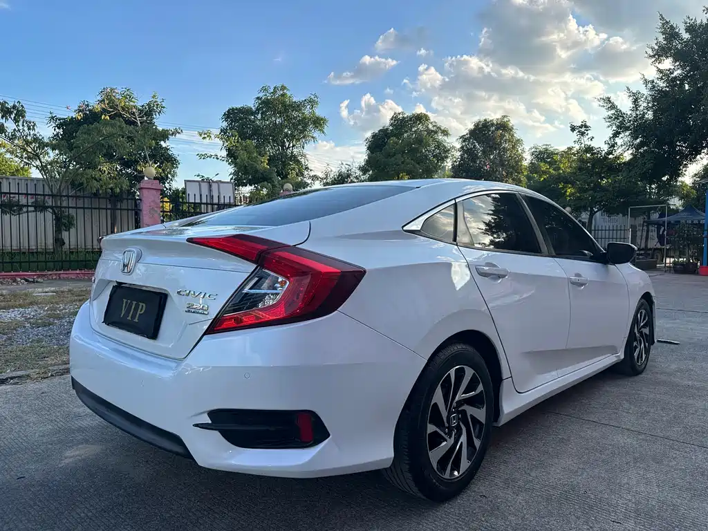 Honda Civic — миниатюра 6