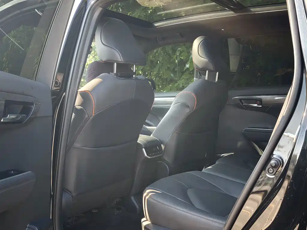 Toyota Crown Kluger — миниатюра 13