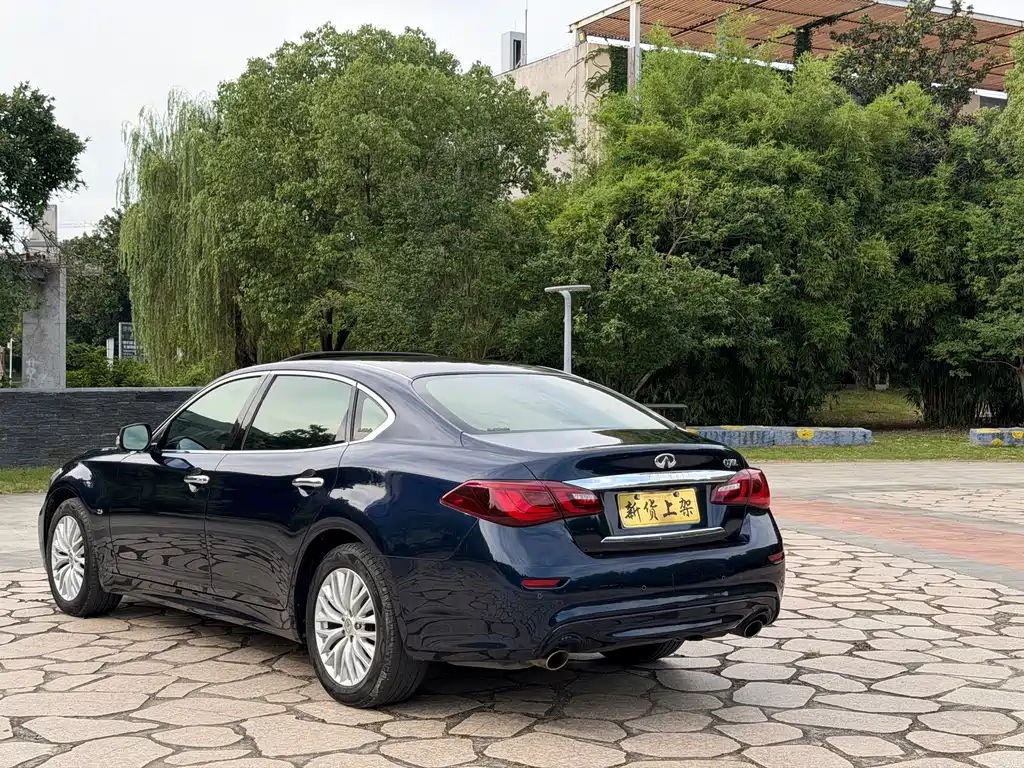 Infiniti Q70 — миниатюра 12