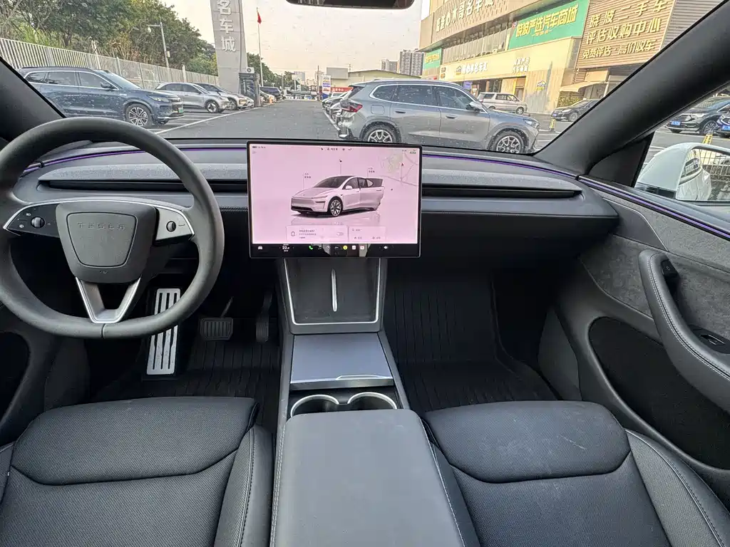 Tesla Model Y L — миниатюра 11