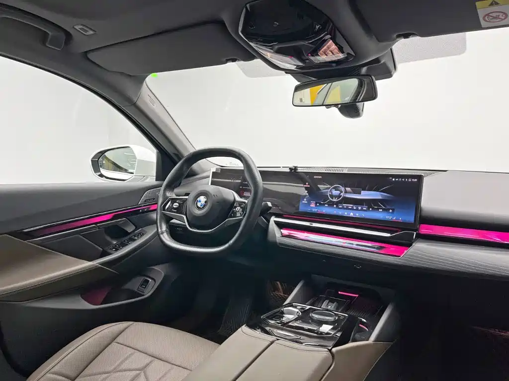 BMW 5 Series — миниатюра 21