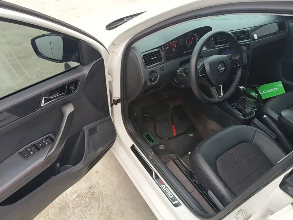 Skoda Rapid Spaceback — миниатюра 16