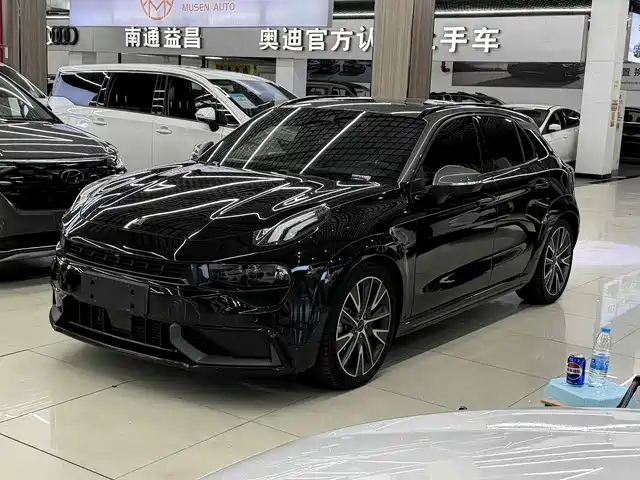 LYNK  & CO. 02 HATCHBACK