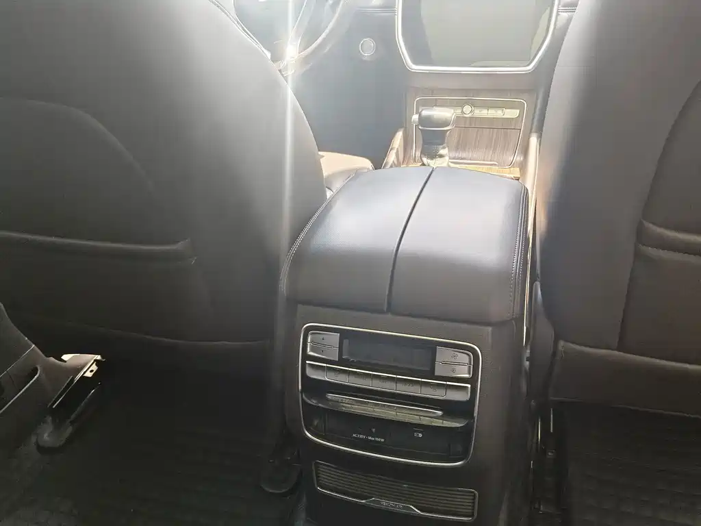 Roewe RX8 — миниатюра 11