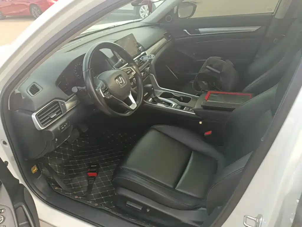 Honda Accord — миниатюра 11