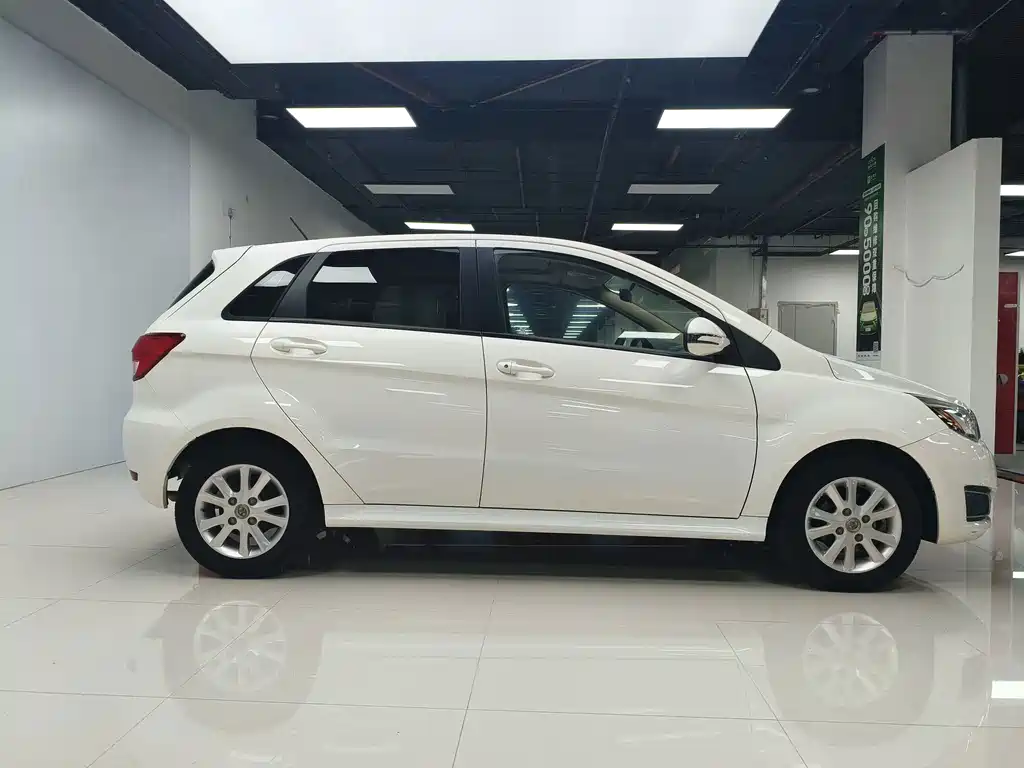 BAIC E-Series — миниатюра 4