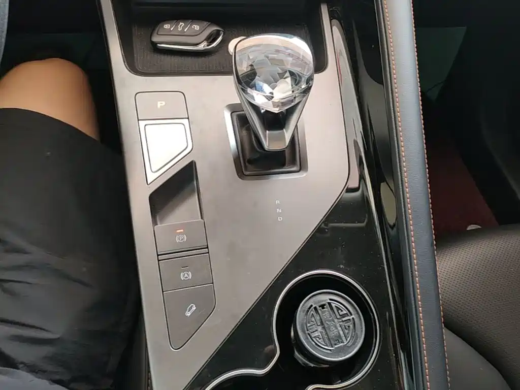 Roewe RX5 New Energy — миниатюра 14