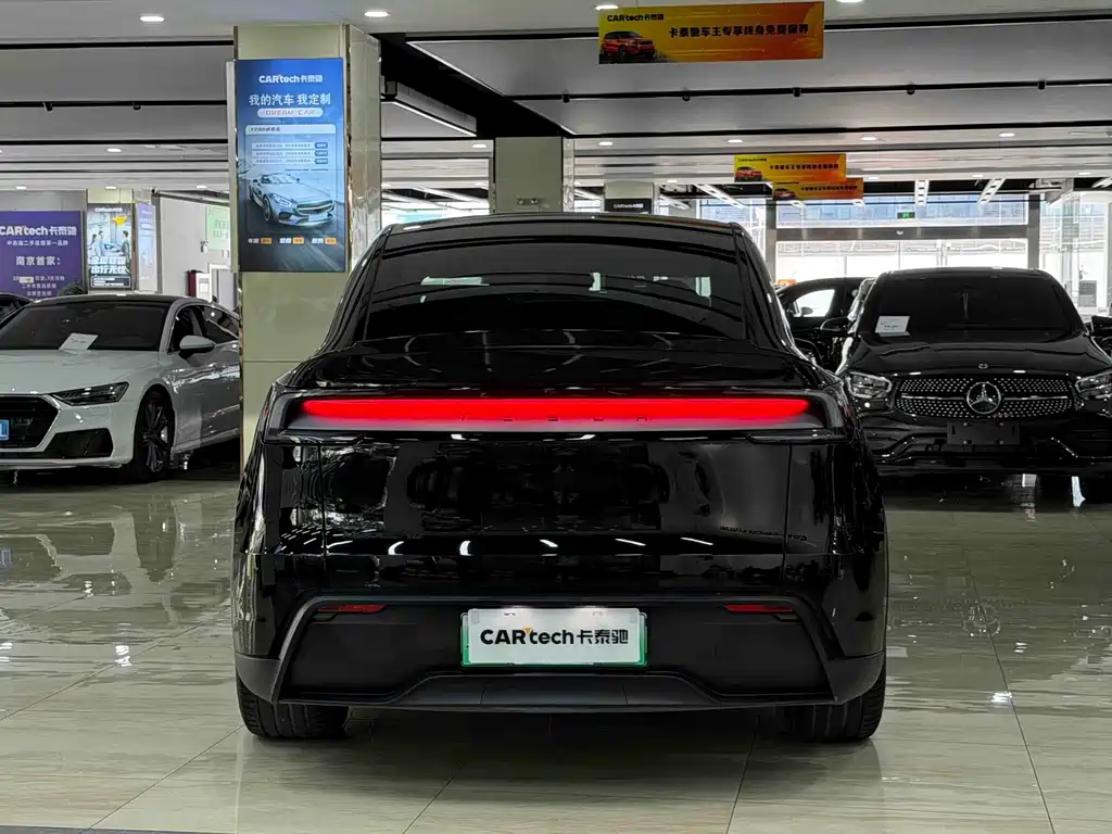 Tesla Model Y L — миниатюра 6