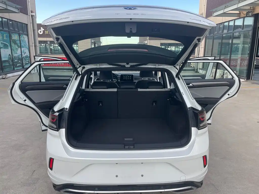 VOLKSWAGEN T ROC EXPLORING SONGS