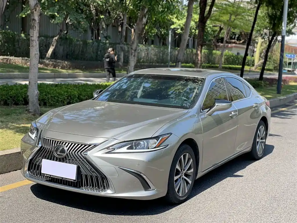 LEXUS ES