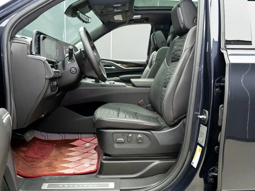 Cadillac Escalade — миниатюра 12