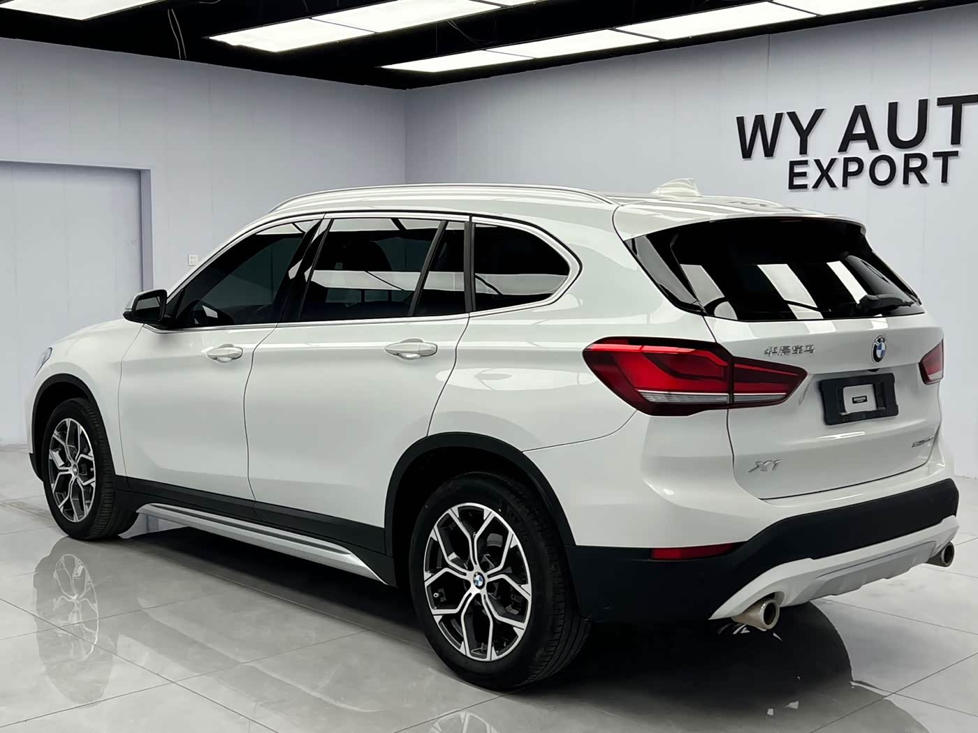 BMW X1 1.5 л 2022 г. Белый, пробег 37000 км