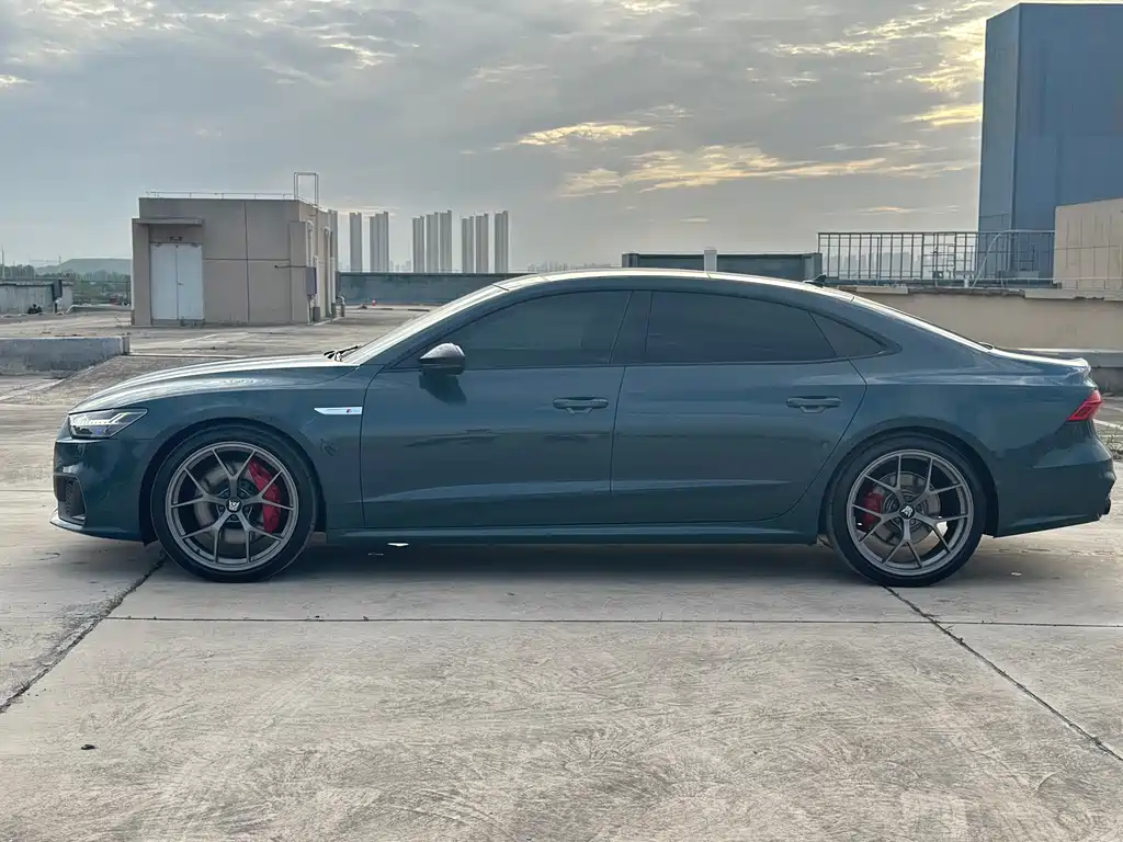 Audi A7L 2022 55 TFSI quattro S-line edition one