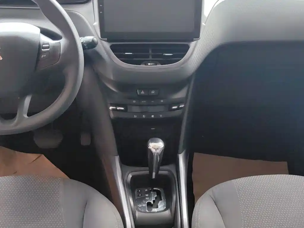 Peugeot 2008 — миниатюра 10