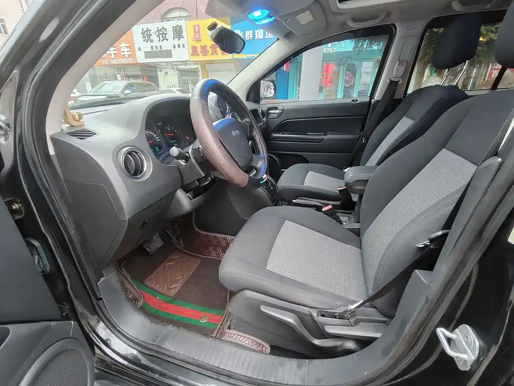 Jeep Compass (Import) — миниатюра 9