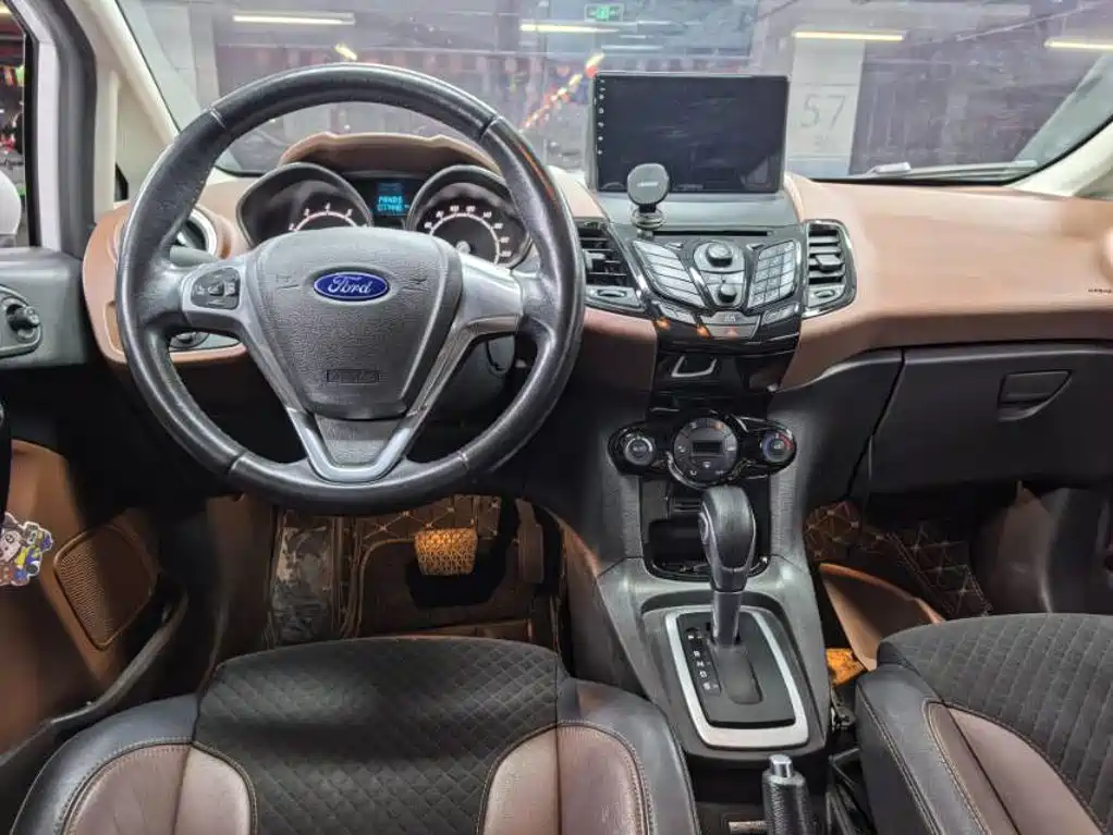 Ford Fiesta — миниатюра 12