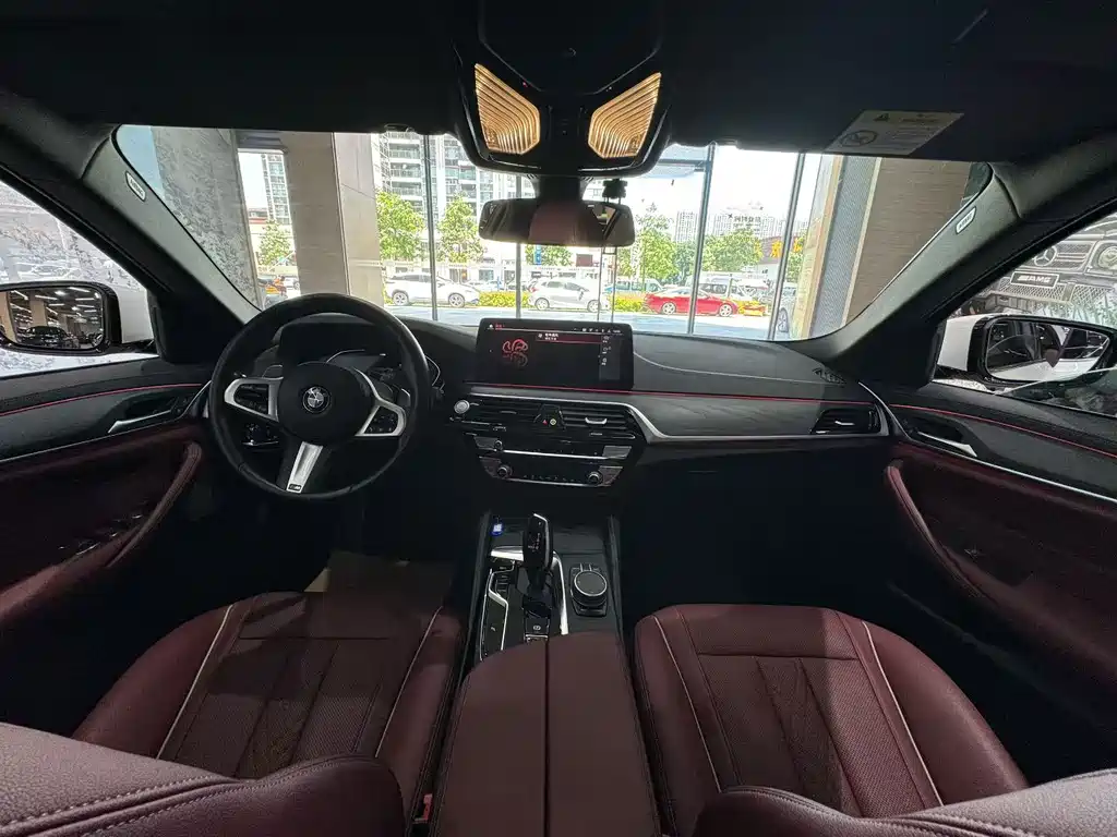 BMW 5 Series — миниатюра 6