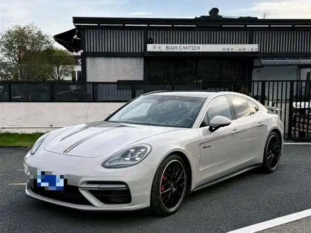 PORSCHE PANAMERA 2019