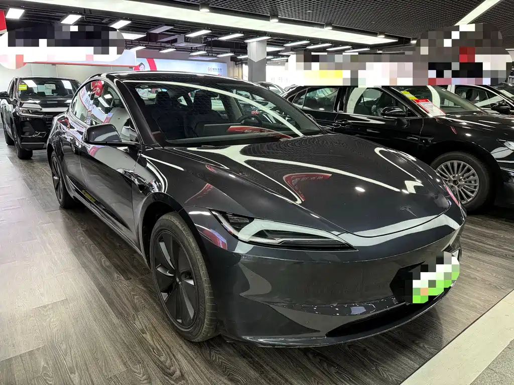 Tesla Model 3 — миниатюра 3