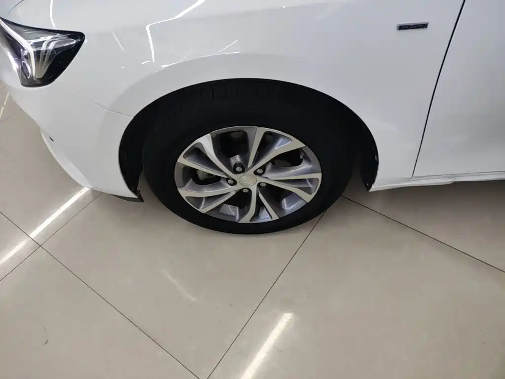 Buick Verano — миниатюра 23