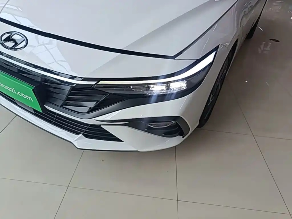 Hyundai Elantra — миниатюра 24