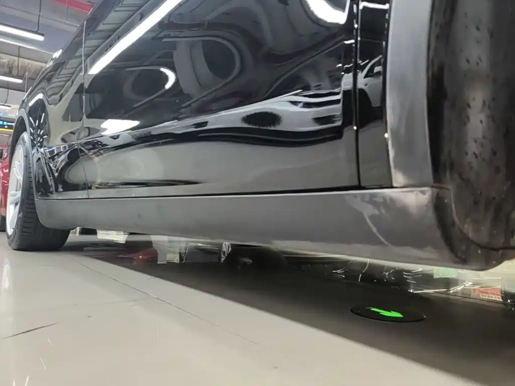 Tesla Model Y — миниатюра 21