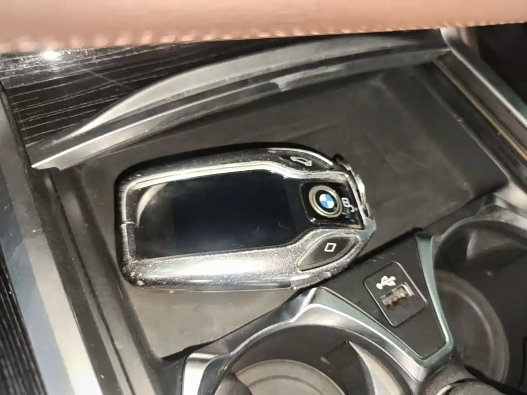 BMW 7 Series — миниатюра 9