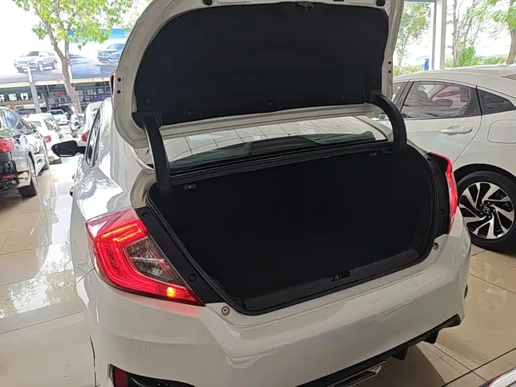 Honda Civic — миниатюра 19