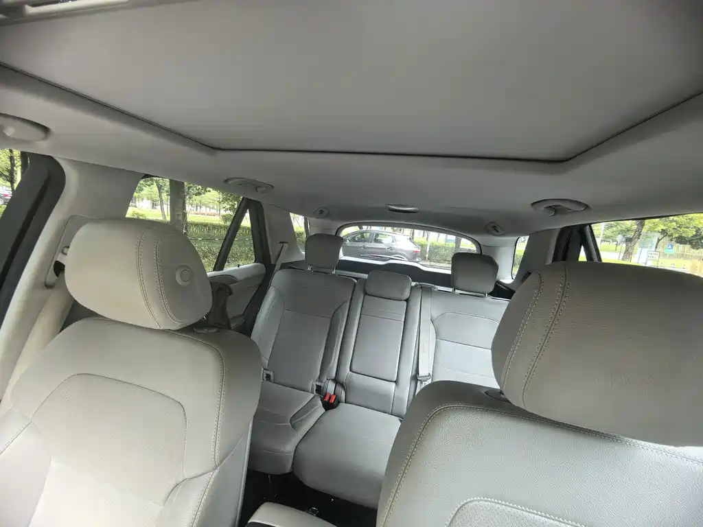 Mercedes-Benz M-Class — миниатюра 12