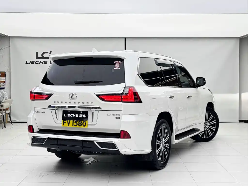 LEXUS LX