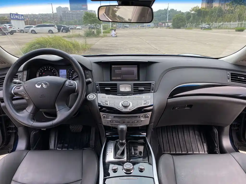 Infiniti Q70 — миниатюра 6