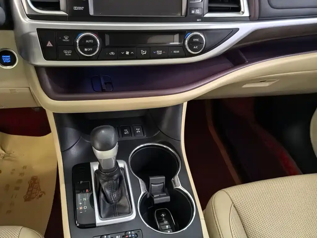 Toyota Highlander 2017 2.0T 7 мест