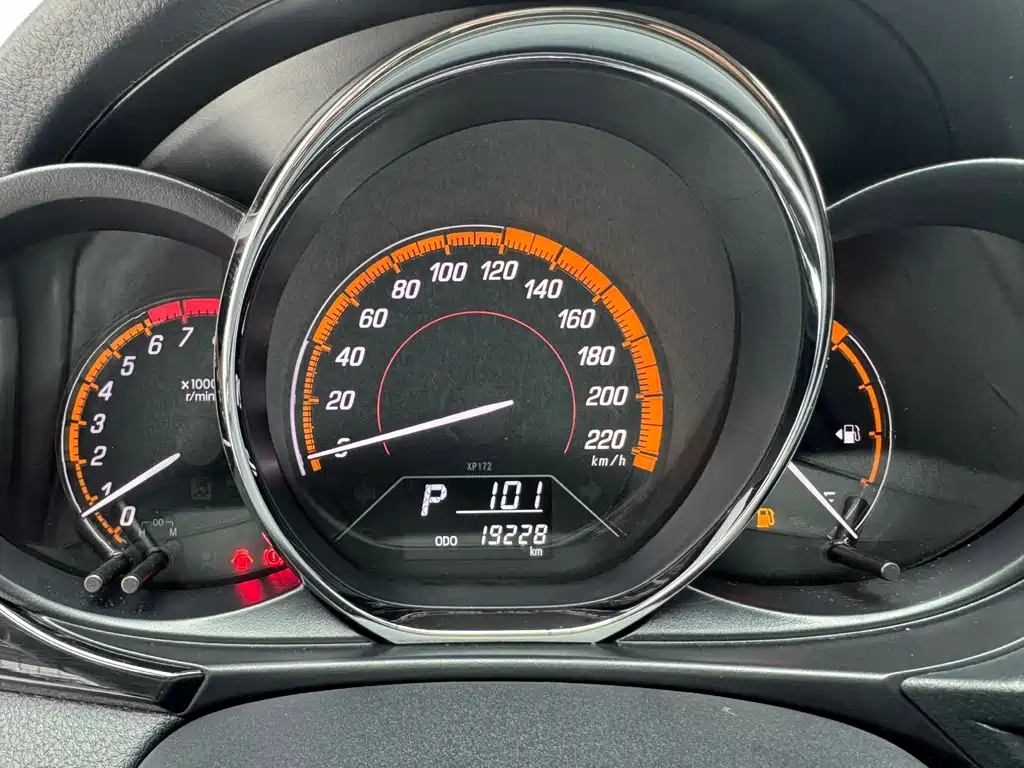 Toyota Yaris L — миниатюра 11