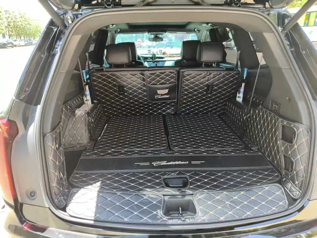 Cadillac XT6 2020 28T мест