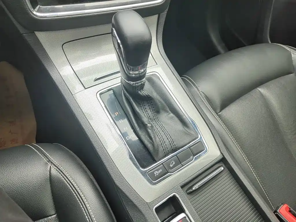 Roewe RX5 — миниатюра 14