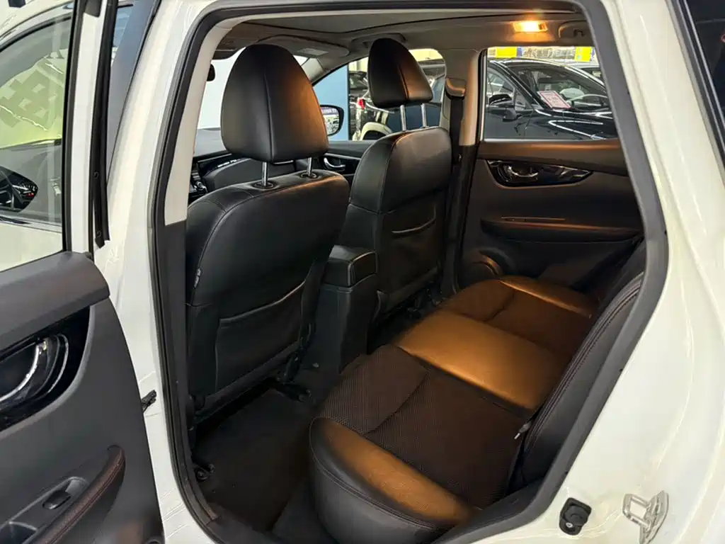 Nissan Qashqai — миниатюра 16