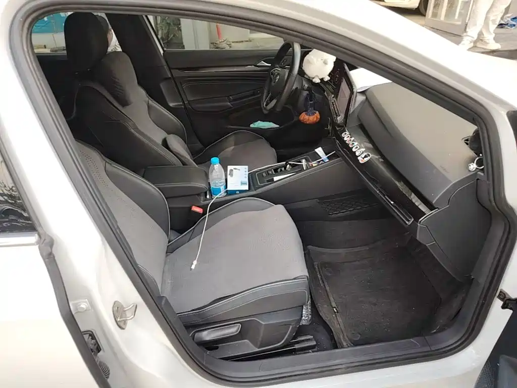 Volkswagen Golf — миниатюра 25