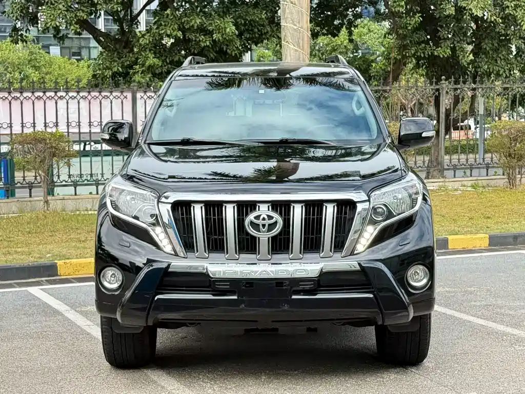 TOYOTA PRADO