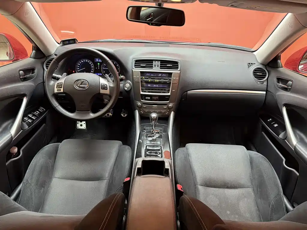 Lexus IS — миниатюра 6