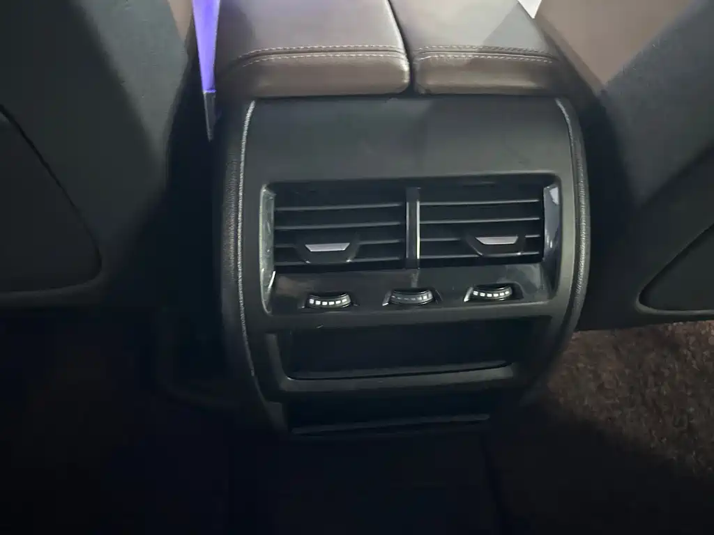 BMW X5 (Import) — миниатюра 11