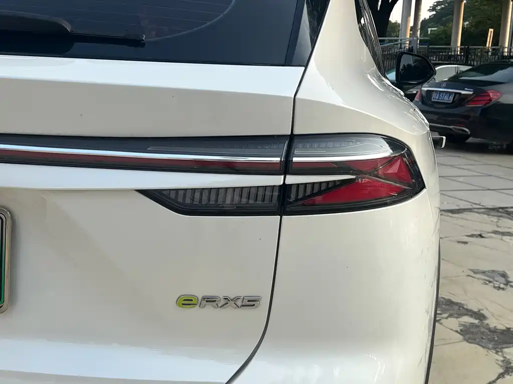 Roewe RX5 New Energy — миниатюра 8