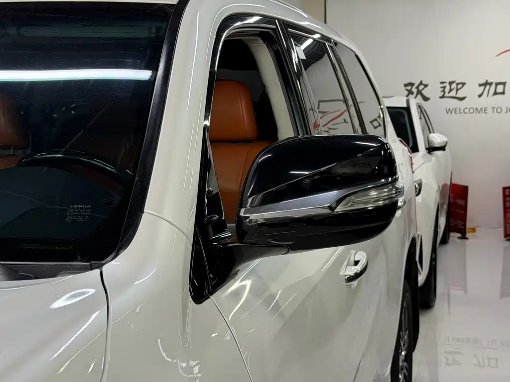 Lexus LX — миниатюра 5