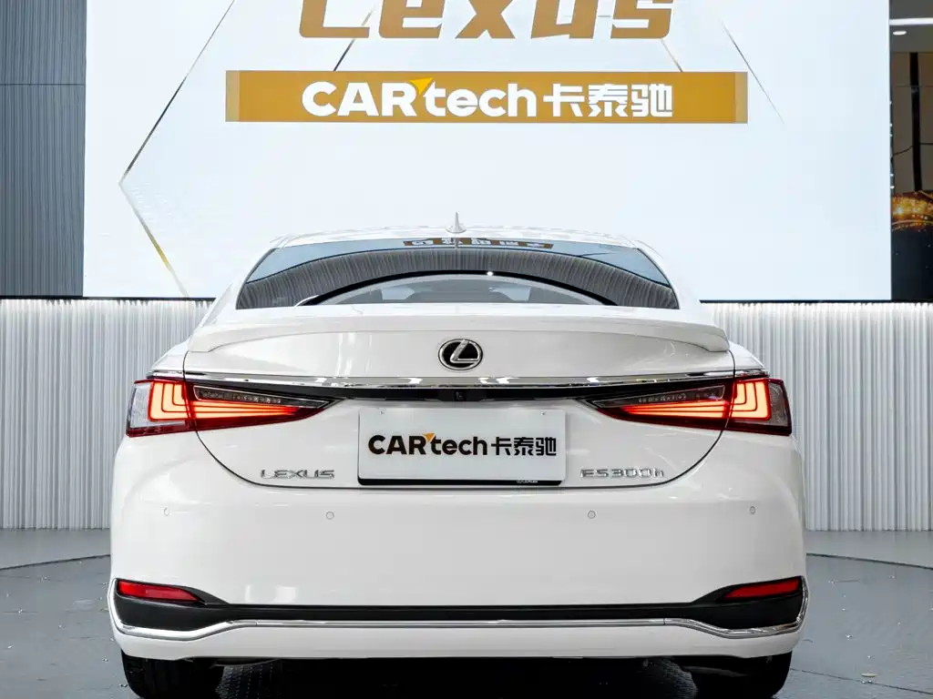 Lexus ES — миниатюра 5