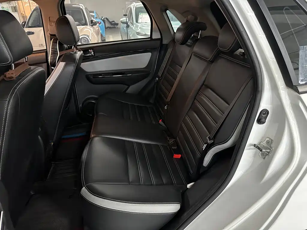 BAIC New Energy EC5 — миниатюра 12