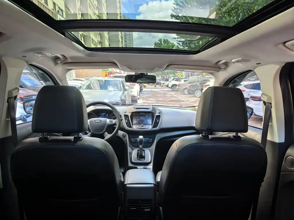 Ford Kuga — миниатюра 10