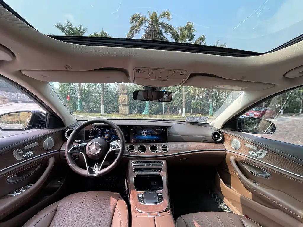 MERCEDES-BENZ E CLASS