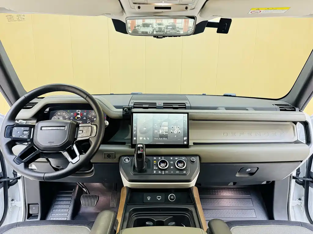 Land Rover Defender — миниатюра 5